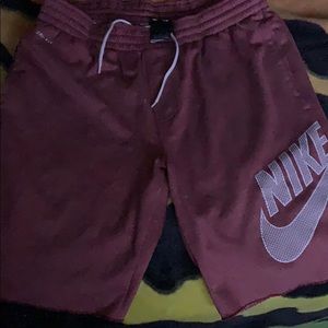 Nike shorts men’s small